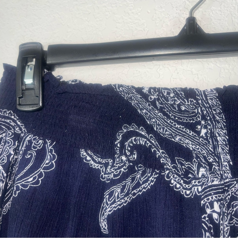 Altar’d State smocked waist and navy white paisley flowy flounce shorts medium - Picture 2 of 8